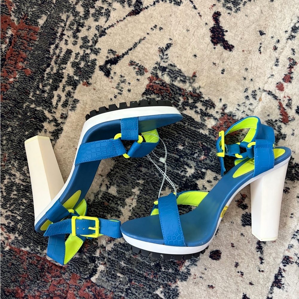 Gianni Bini NWT Blue and Neon Yellow Women's Heeled Sandals